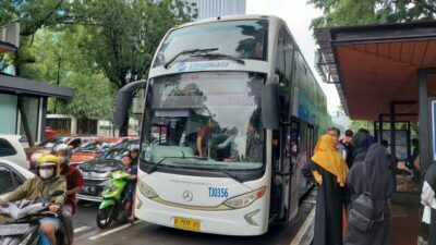 Naik Bus Tingkat Wisata Di Jakarta, Kini Gunakan Sistem Tapping