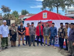 Partai Aceh Bantu Korban Kebakaran Gampong Ulee Lueng