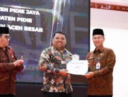 Pemkab Aceh Besar Terima KPPN Award TKD Sangat Baik