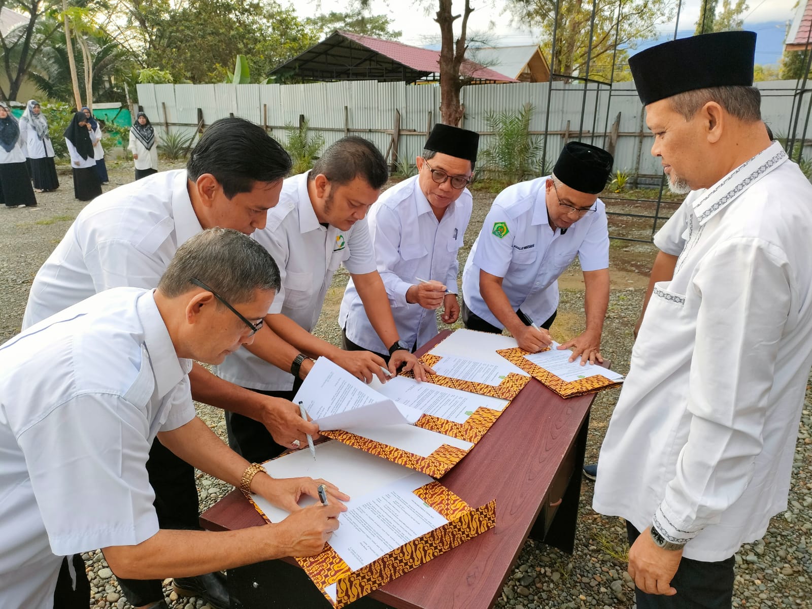 penanda tanganan pakta integritas