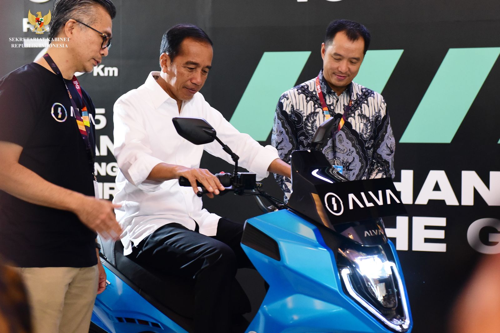 Presiden Joko Widodo secara resmi membuka pameran otomotif IIMS 2023