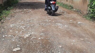 Pemuda Desa Lagang Minta Pemkab Aceh Besar Segara Perbaiki Jalan Yang Rusak