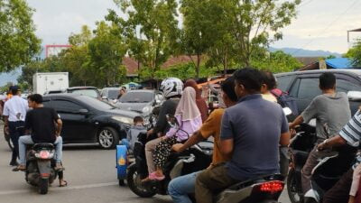Hari Pertama Puasa Lintas Syiah Kuala di Padati Pemburu takjil
