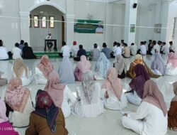 DR Amri Fatmi Lc MA Isi Kajian Sambut Ramadhan di Mushalla Kantor Bupati Aceh Besar