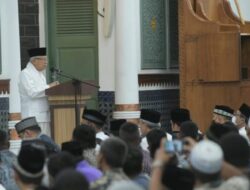 Wapres Ajak Jamaah Tarawih Masjid Raya Baiturrahman Raih Ketaqwaan Lewat Puasa