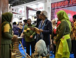 Anyaman Bilie Aceh Besar Pikat Pengunjung Inacraft di Jakarta