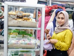 Hari Pertama Puasa, Pasar Takjil Lambaro diserbu Pembeli