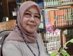 Prof Asna Husin Dikukuhkan Jadi Guru Besar UIN Ar Raniry