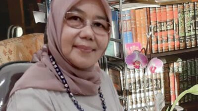 Profesor Dr Asna Husin MA