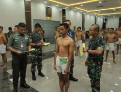 Peserta Seleksi Cata PK TNI AD Gel I TA. 2022 Mengikuti Sidang Parade Panda Di Kodam IM.