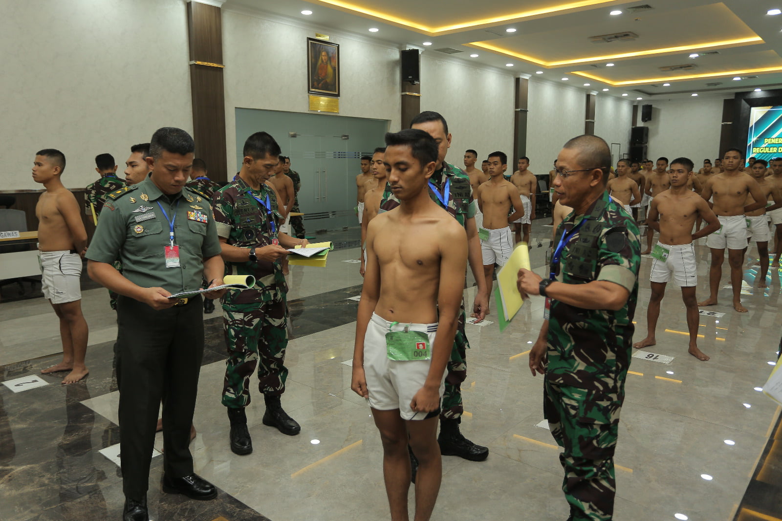 Peserta Seleksi Cata PK TNI AD Gel I TA. 2022 Mengikuti Sidang Parade Panda Di Kodam IM.