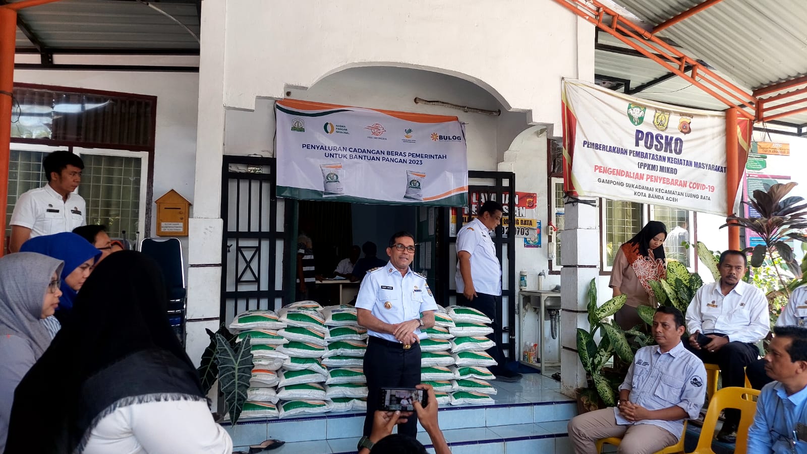 Warga Sukadamai Dapat Bantuan Pangan Pemerintah