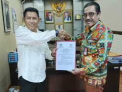 Kalaksa BPBD Aceh Besar Terima Dokumen BAST 2 Unit Damkar Hibah Kemendagri