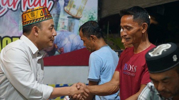 Kapolresta Serahkan Bansos Kemanusiaan untuk para Petugas Kebersihan Kota Banda Aceh