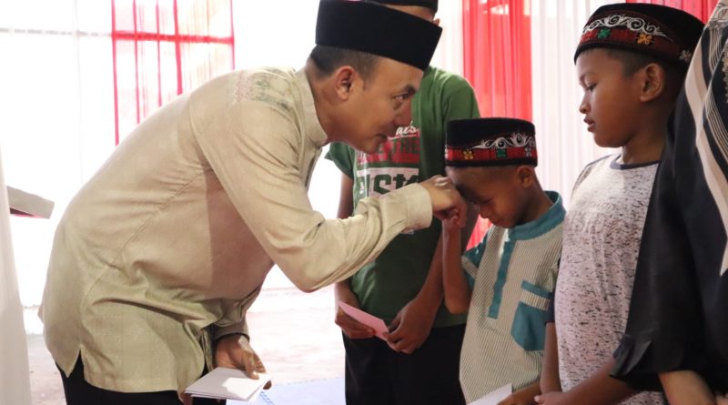 Kapolresta Banda Aceh Bagikan Hadiah Kepada Finalis Festival Anak Sholeh