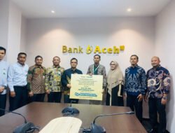 Baitul Mal Kota Banda Aceh Terima Zakat Karyawan Bank Aceh Syariah Rp 400 juta