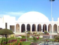 Ustadz Zulkarnaen Jadi Imam dan Khatib Shalat Idul Fitri di Masjid Al-Munawwarah Jantho