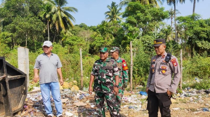 Muspika Darul Kamal Tinjau Tempat Pembuangan Sampah Sementara Kecamatan