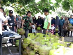 Giliran Warga Lambaro Angan Menikmati Operasi Pasar Murah Gas Elpiji 3 Kg