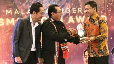 Ketua DPRK Banda Aceh Terima Anugerah SMSI Award 2023