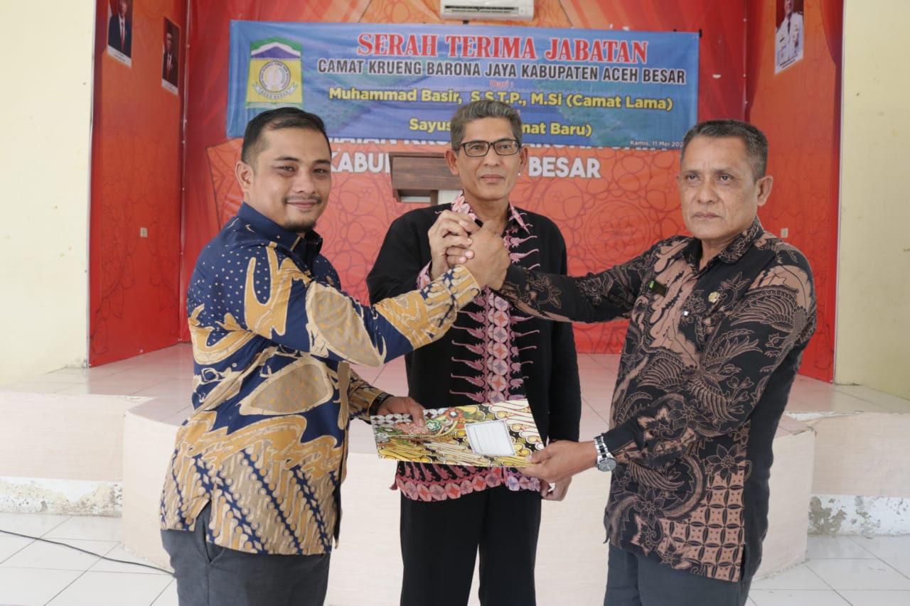 Wakili Pj Bupati, Asisten III Sekda Aceh Besar Pimpin Sertijab Camat KBJ