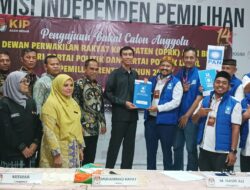 Iskandar Ali Pimpin Rombongan PAN Daftar Bacaleg ke KIP Aceh Besar