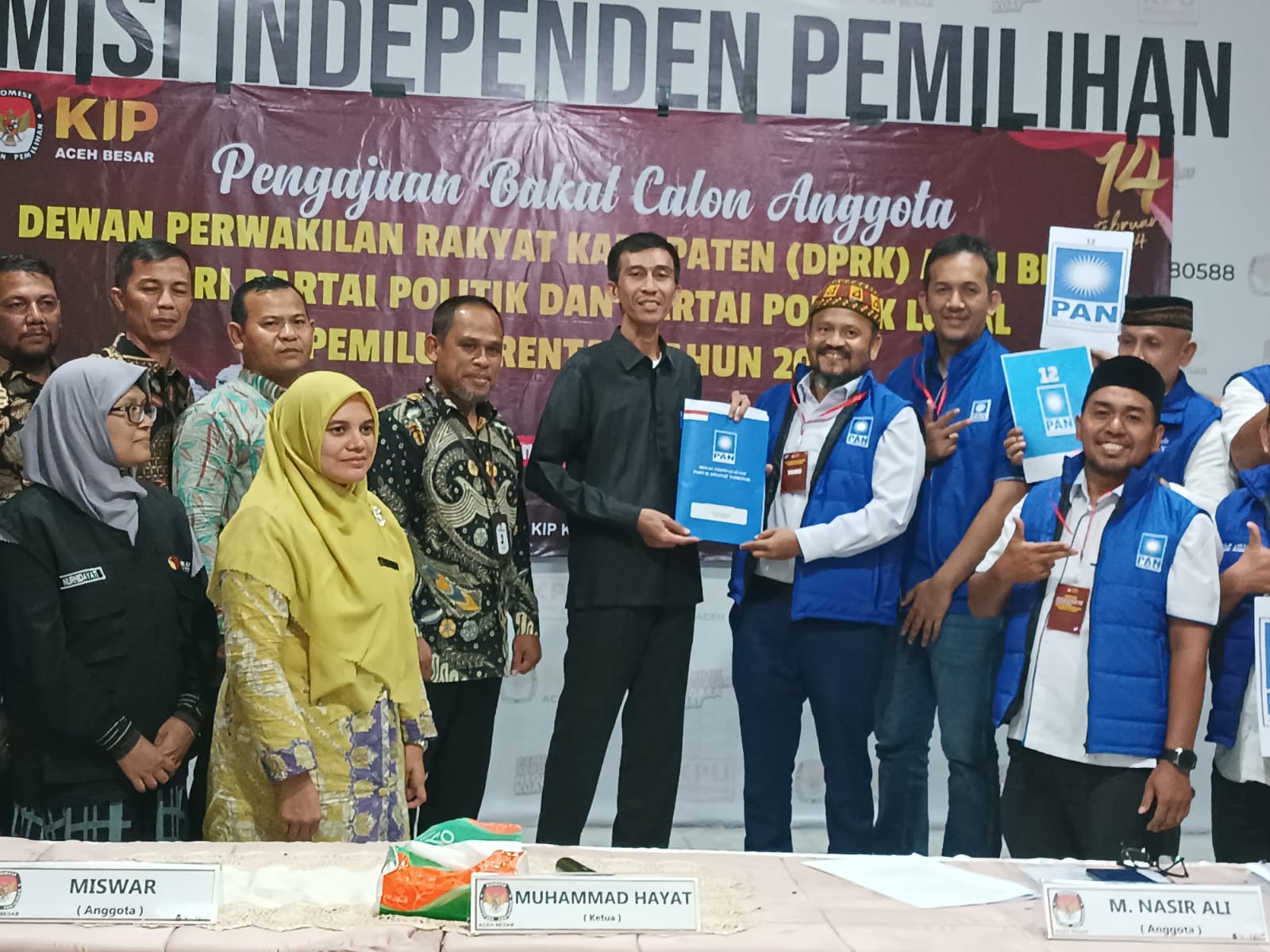 Iskandar Ali Pimpin Rombongan PAN Daftar Bacaleg ke KIP Aceh Besar