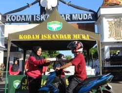 Jum’at Berkah, Kodam IM Bagikan Nasi Kotak Siap Saji Kepada Warga Kota Banda Aceh