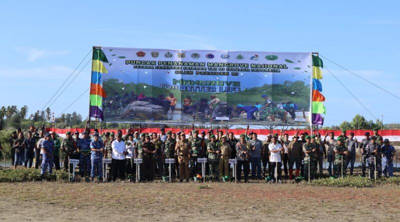 Kapolresta Banda Aceh Hadiri Puncak Penanaman Mangrove Nasional