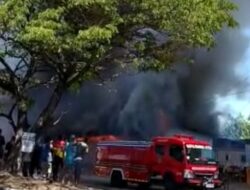BPBD Aceh Besar Kerahkan 11 Armada Damkar Padamkan Kebakaran di Baitussalam