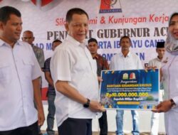 Penjabat Gubernur Serahkan Bantuan Keuangan Khusus Pemerintah Aceh untuk Pembangunan Masjid Giok Nagan Raya