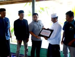 Pj Bupati Aceh Besar Serahkan Bantuan BMA untuk Dayah Islahuddin Al Amiriyah