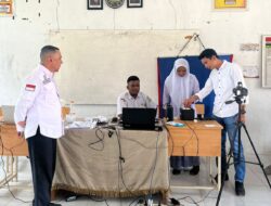 Lewat Jebol, Disdukcapil Aceh Besar Rekam Administrasi Siswa SMAN 2 Seulimuem