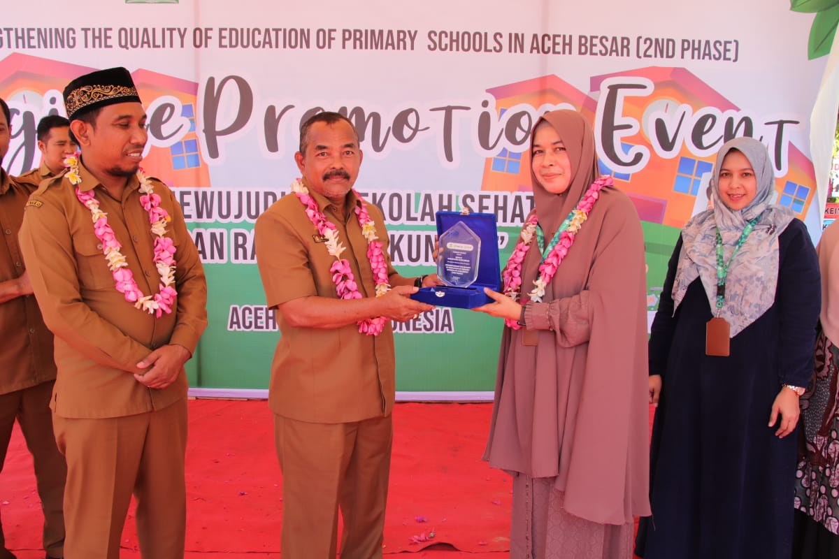 Wakili Pj Bupati, Asisten II Sekdakab Aceh Besar Hadiri Hygiene Promo Event YKMI di SDN 2 Lamteuba