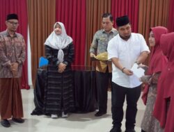 Tak Menunggu Lama, Pj Bupati Langsung Serahkan Bonus untuk Juara MQK Provinsi dari Aceh Besar 