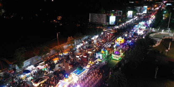 Ribuan Masyarakat Padati Tepian Jalur Pawai Takbir Idul Adha 1444 Hijriah