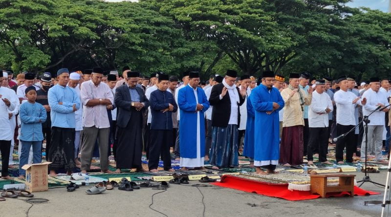 Polisi Kawal Ribuan umat Islam Aceh shalat Idul Adha di lapangan Blang Padang