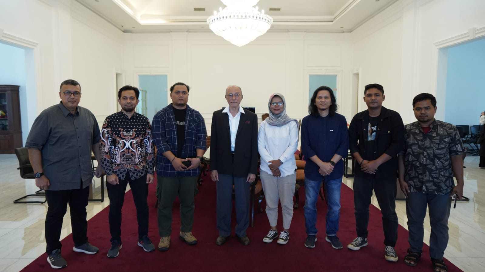 Forum Jurnalis Lingkungan (FJL) Aceh melakukan audiensi bersama Wali Nanggroe Aceh Tgk Malik Mahmud Al Haythar di Meuligoe Wali Nanggroe, Aceh Besar, Selasa (13/6/2023)