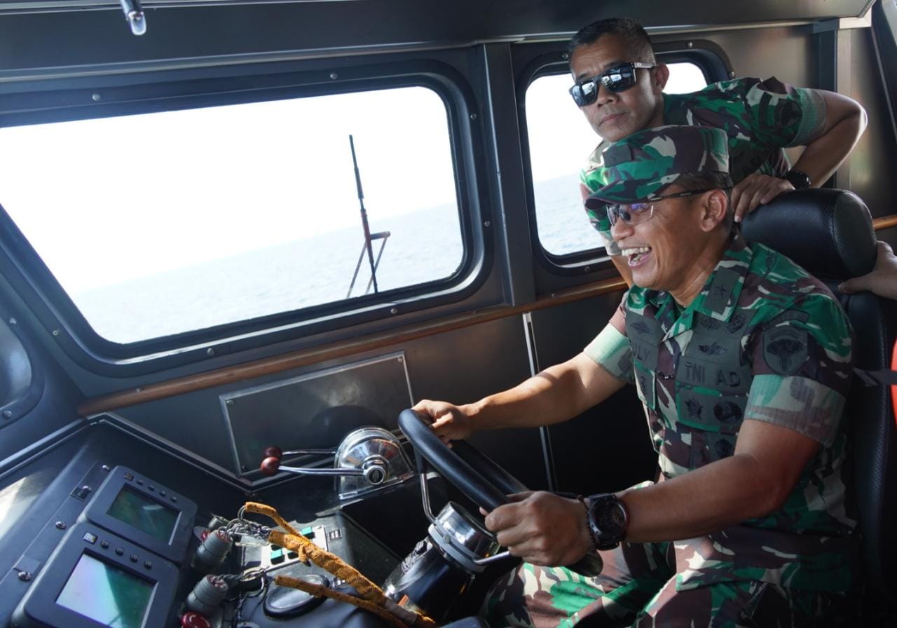 Kapoksahli Pangdam IM Menghadiri Acara Pelaksanaan Sea Trial/Uji Coba Dua Unit KMC Komodo AD Bekangdam IM.