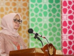 Saat Menutup Rakerda Dekranasda, Mellani Subarni Ajak Perajin Manfaatkan Trend Fashion Muslim Dunia