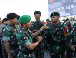 Kasdam IM mewakili Pangdam IM mendampingi Panglima TNI berangkatkan Satgas Pamtas Statis RI – PNG Yonif RK 111/KB dan Yonif 122/TS
