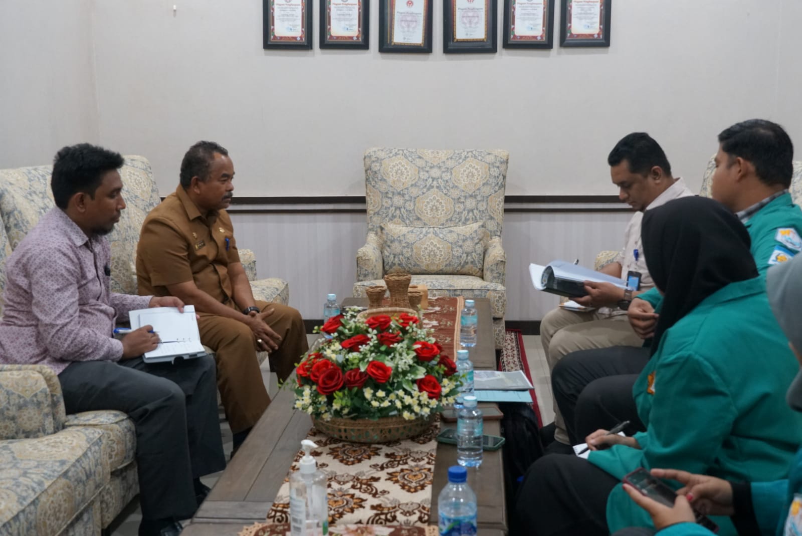Wakili Pj Bupati Aceh Besar, Asisten II Sekdakab Terima Audiensi BEM Fakultas Keperawatan USK