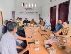 Sinergi Menghadapi Pemilu Serentak, Panwascam dan PPK Gelar Rapat Koordinasi dengan Muspika Banda Raya