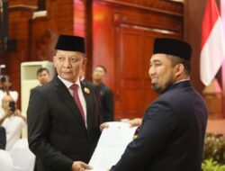 Muhammad Iswanto Terima SK Perpanjangan Pj Bupati Aceh Besar