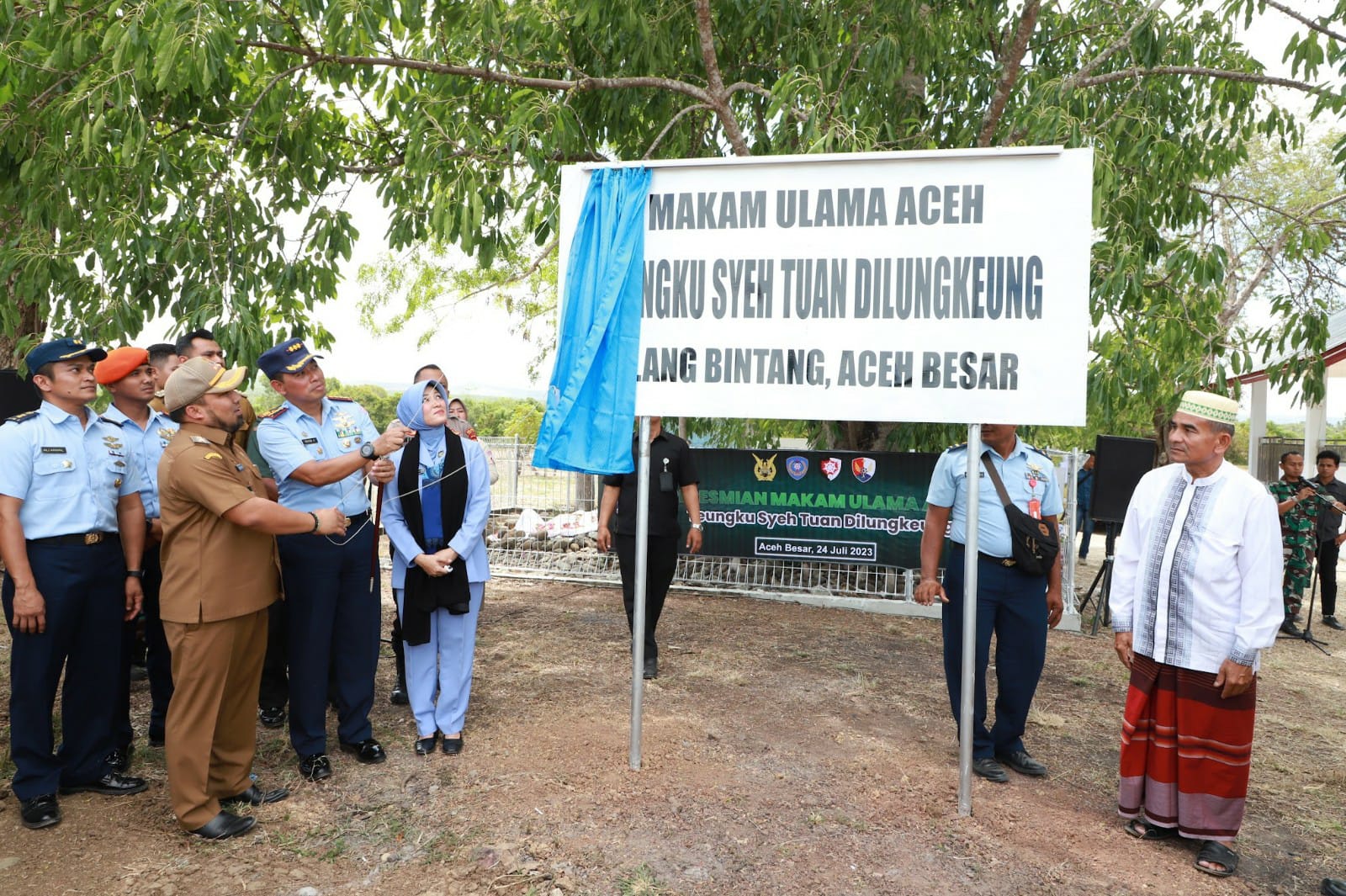 Pj Bupati Aceh Besar Bersama Danlanud SIM Resmikan Renovasi Makam Teungku Syeh Tuan Dilungkeung