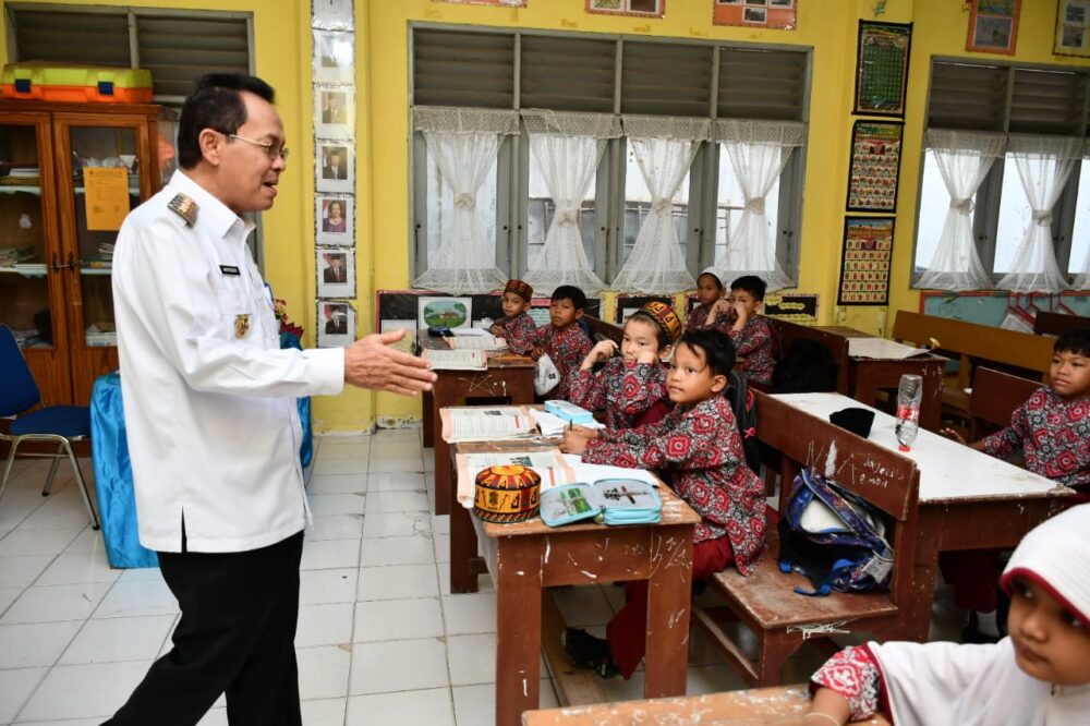 Kunjungi Sejumlah Sekolah, Pj Wali Kota Dukung Gerakan Transisi PAUD ke SD