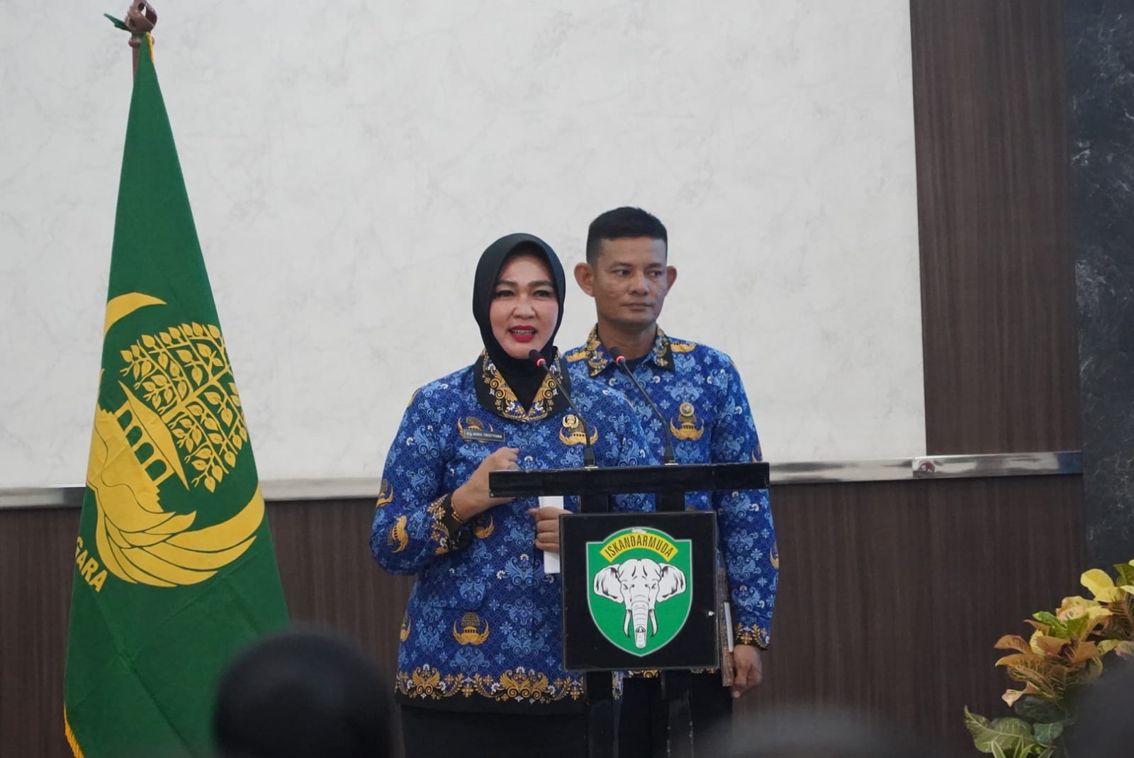 Ketua Dewan Pengurus Korpri (DPK) Unit TNI AD drg. Nora Tristyana, M.A.R.S., mengukuhkan kepengurusan DPK Sub Unit Kodam Iskandar Muda.