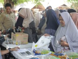 Emak Emak Serbu Pasar Murah Simpang Tiga Aceh Besar
