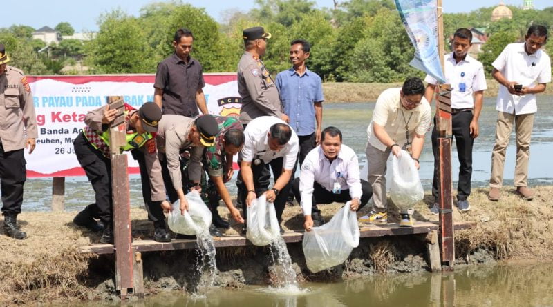 BPBAP Bersama Polresta Banda Aceh, Hibah 7000 Benih Ikan Bagi Warga