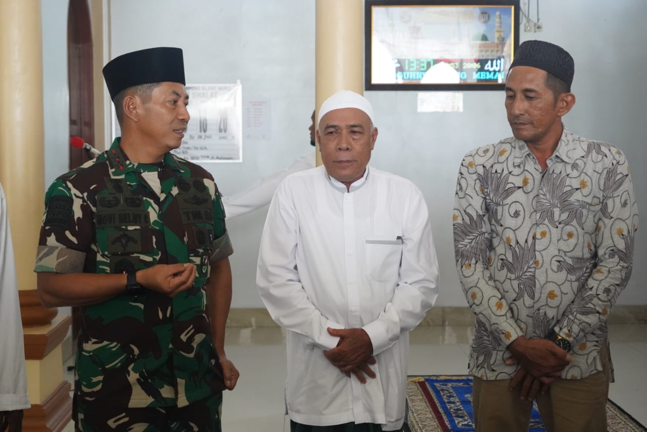 Menuju Ke Kab. Singkil Pangdam IM lakukan Shalat Jum'at Berjamaah di Masjid Sabilul Jannah Blang Muko.